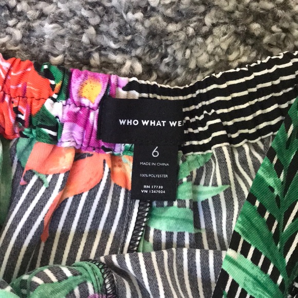 Shorts - Picture 3 of 3